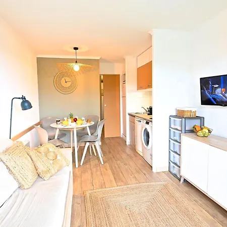 شقة Le Belvedere R4 320 By Interhome Saint-Raphaël